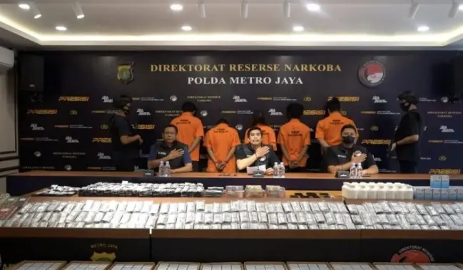 Polisi Bongkar Sindikat Peredaran 575.200 Butir Obat Keras Ilegal di Jakarta Pusat