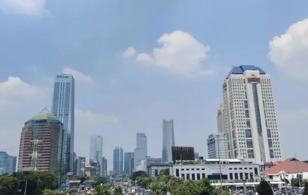 BMKG Memprakirakan Sebagian Besar Wilayah Jakarta Cerah Berawan pada Pagi Hari dan Hujan Ringan Sore Nanti