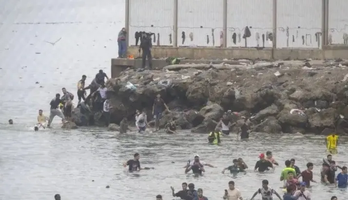 Bentrokan Warga dan Imigran Ilegal Pecah di Ceuta di Tengah Memanasnya Krisis Migrasi