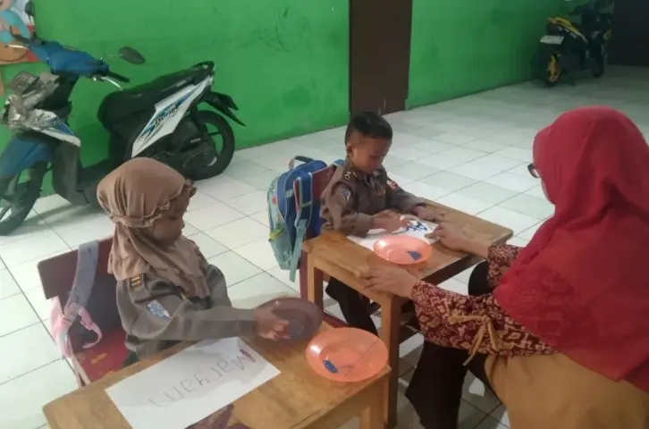 Ali Muhtar Pertahankan PAUD Tetap Beroperasi Meski Hanya Memiliki Dua Murid
