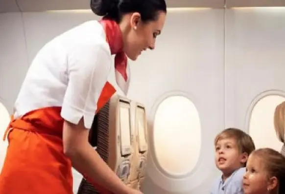 Waktu Terbaik Naik Pesawat Bersama Anak agar Perjalanan Nyaman dan Risiko Jet Lag Berkurang