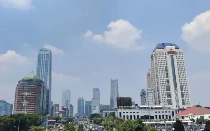 BMKG Memprakirakan Sebagian Besar Wilayah Jakarta Cerah Berawan pada Kamis Pagi