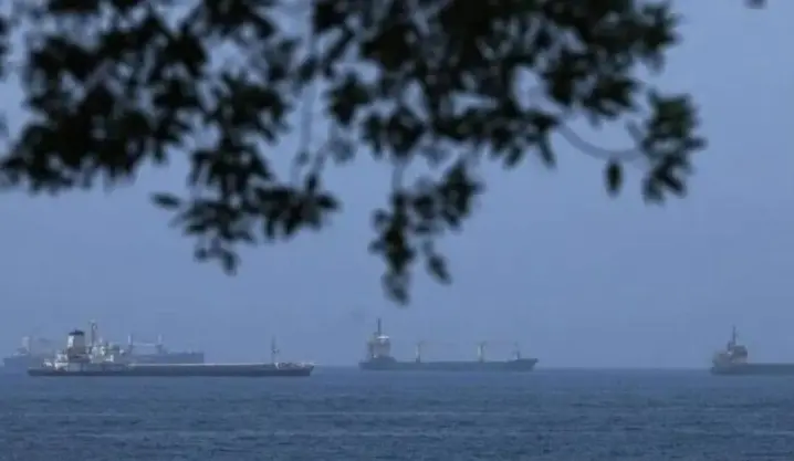 Parlemen Iran Kaji RUU Larang Kapal AS dan Israel Melintasi Selat Hormuz
