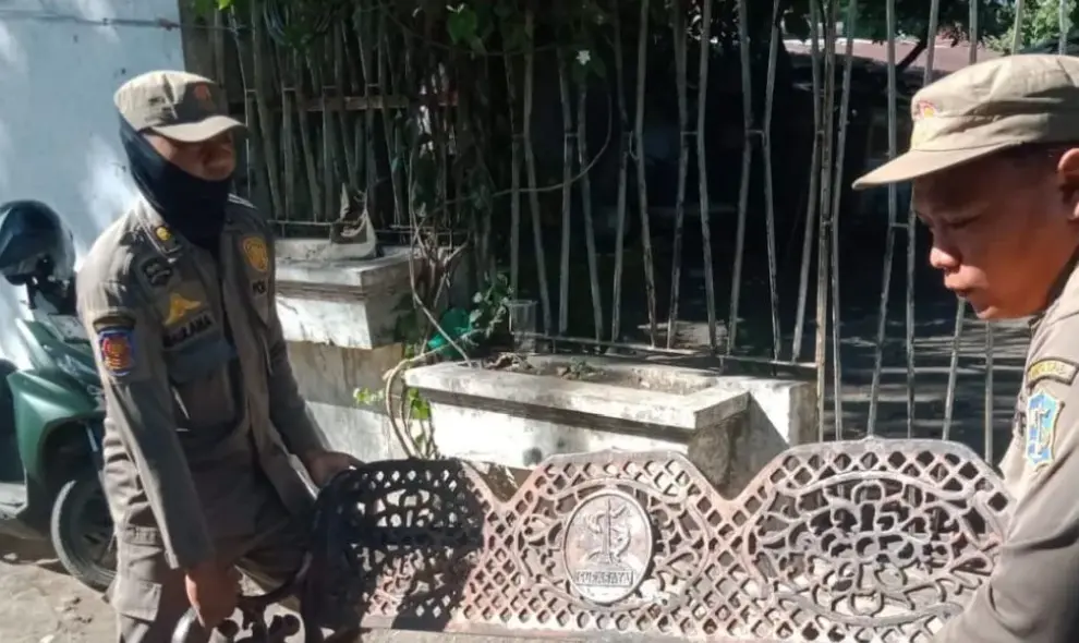 Pemkot Surabaya Memperketat Pengawasan Aset Publik setelah Kursi Besi Ditemukan di Lapak Barang Bekas