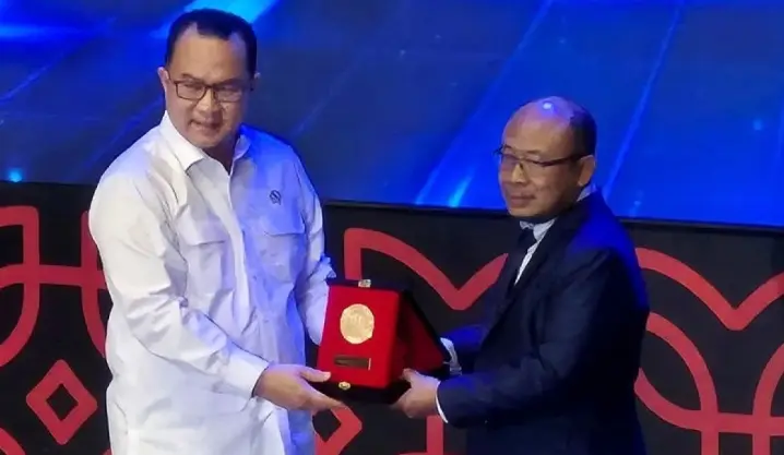 Guru Besar UNS Agus Purwanto Raih Indonesia Innovator Award Berkat Riset Baterai Nasional