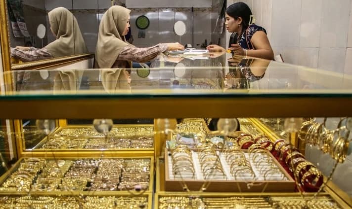 Harga Emas Antam Bertahan di Rp2,69 Juta per Gram pada Senin