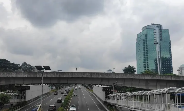 BMKG Memprakirakan Sebagian Besar Wilayah Indonesia Berawan Tebal dan Sejumlah Daerah Diguyur Hujan