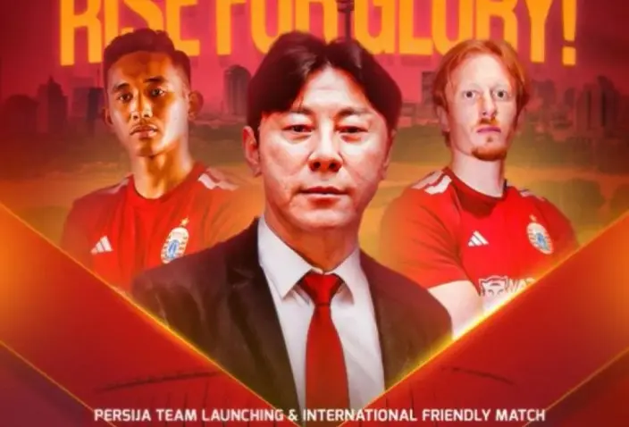 Persija Meluncurkan Tim dan Jersi Baru sekaligus Menantang Brisbane Roar di JIS