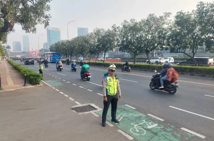 Petugas Jaga Jalan Gatot Subroto Jelang Sidang Tahunan MPR, Rekayasa Lalu Lintas Disiapkan