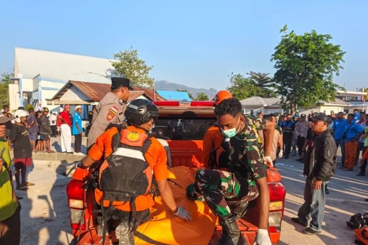 Kodam IX/Udayana Mengerahkan Prajurit untuk Evakuasi Warga NTT Terdampak Gempa Magnitudo 7,7