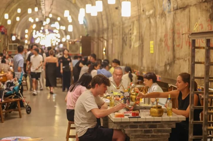 Tagar “China Cool” Viral, Chongqing Menjelma Jadi Destinasi Wisata Dunia