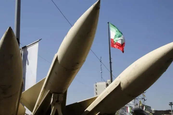 Iran Membantah Klaim Trump dan Menegaskan Selat Hormuz Tak Bisa Direbut AS