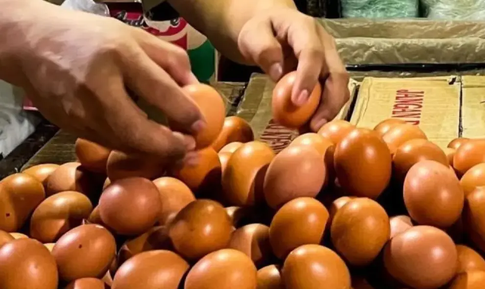 PIHPS Mencatat Harga Telur Ayam Rp29.400 dan Bawang Merah Rp39.450 per Kilogram