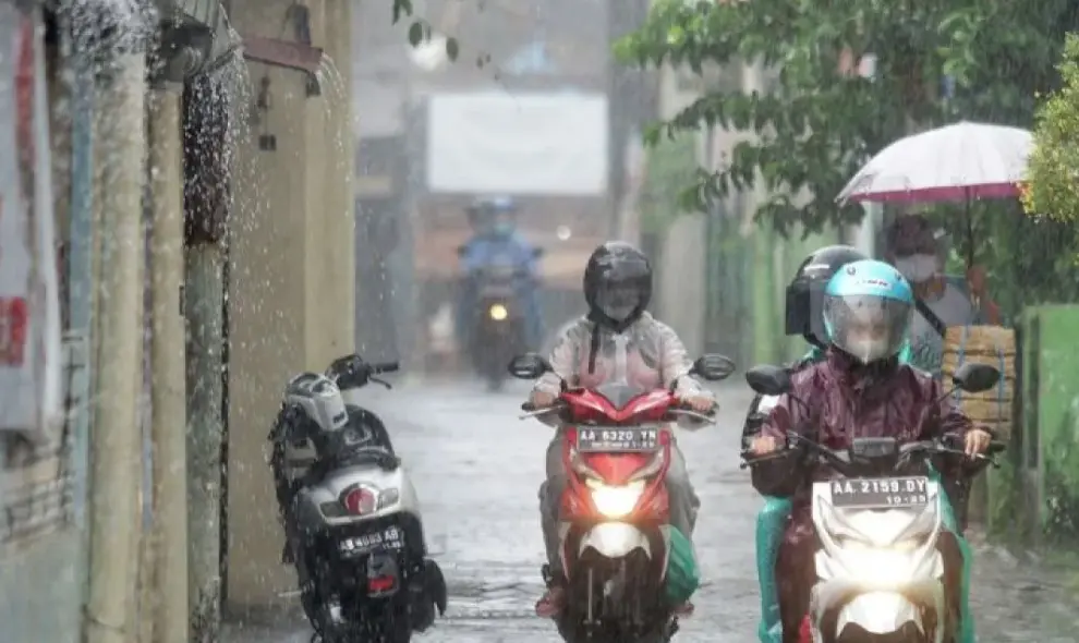 BMKG Prakirakan Hujan Guyur Sejumlah Kota Besar Indonesia, Warga Diminta Tingkatkan Kesiapsiagaan