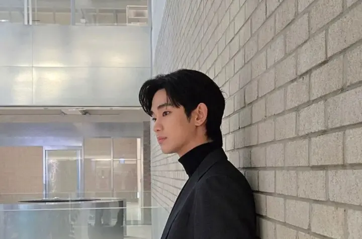 Kim Soo Hyun Akan Menyapa Penggemar Indonesia dalam Penampilan Publik Terbarunya