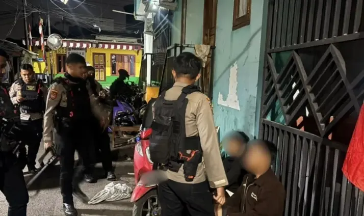 Polisi Menggagalkan Dugaan Tawuran di Lubang Buaya, Dua Pemuda dan Celurit Diamankan