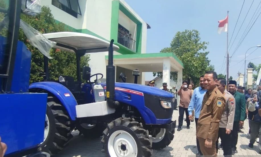 Pemkab Kudus Salurkan Alsintan kepada Petani untuk Perkuat Mekanisasi dan Swasembada Pangan