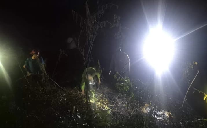 MPA dan Petugas Gabungan Padamkan Kebakaran Lahan 10 Hektare di Muaro Jambi