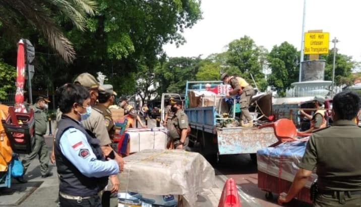 Satpol PP Menteng Menjaring 14 PMKS dalam Operasi Rebo Tertib di Jakarta Pusat