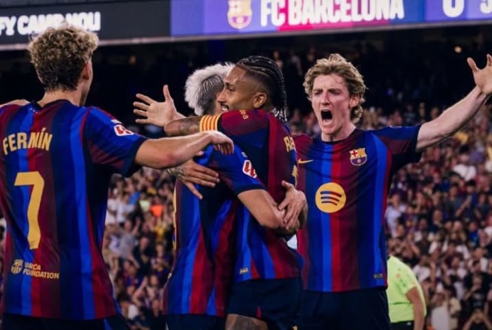 Raphinha dan Fermin Lopez Membawa Barcelona Menang 2-0 atas Athletic Club dan Puncaki Klasemen