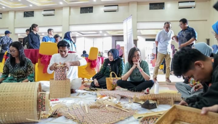 Kemenekraf Mempercepat Kebangkitan Perajin Kriya Payakumbuh Pascabencana melalui Program Kriyasi