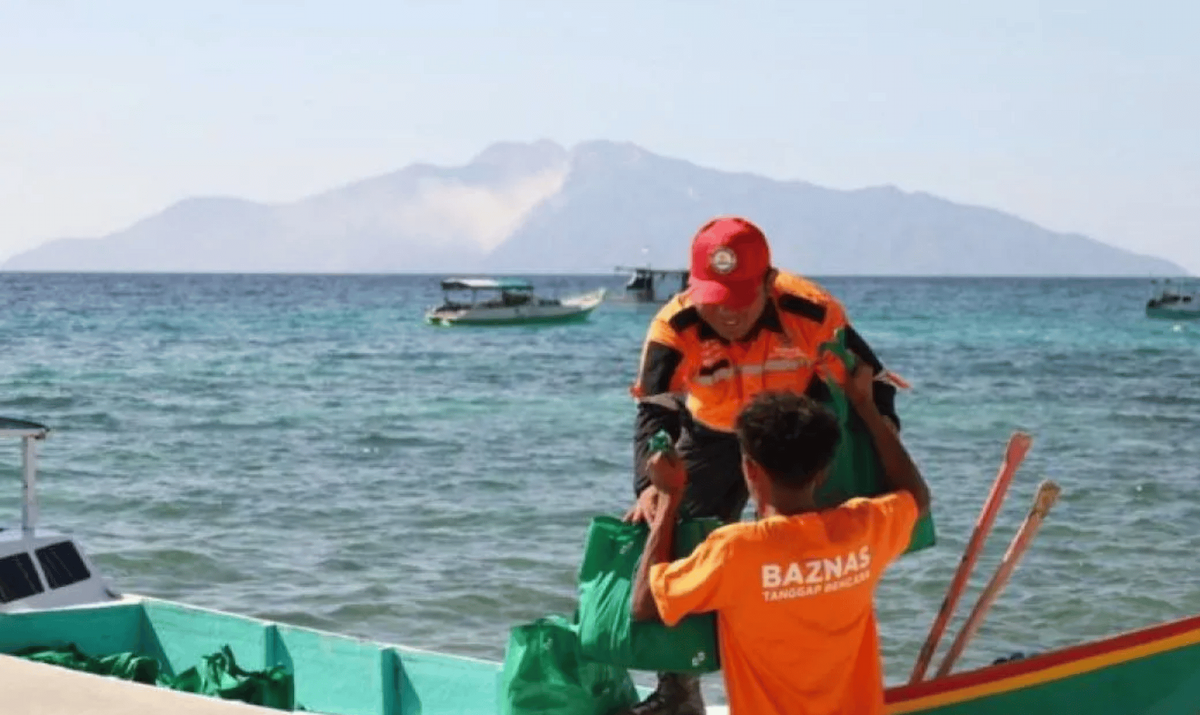 Baznas Tembus Wilayah Terisolasi untuk Salurkan Logistik kepada Korban Gempa NTT di Pulau Palue