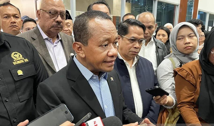 Bahlil Targetkan Lifting Minyak Indonesia Naik Menjadi 612.500 Barel per Hari pada 2027