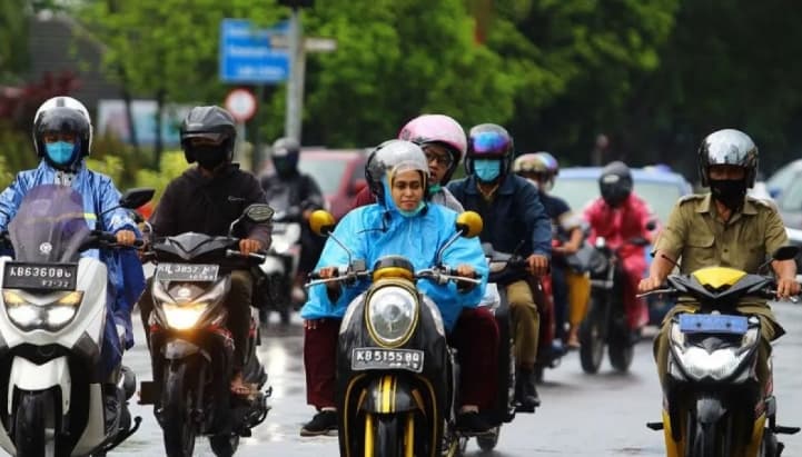 BMKG Memprakirakan Hujan Ringan Mengguyur Sejumlah Kota Indonesia pada Senin