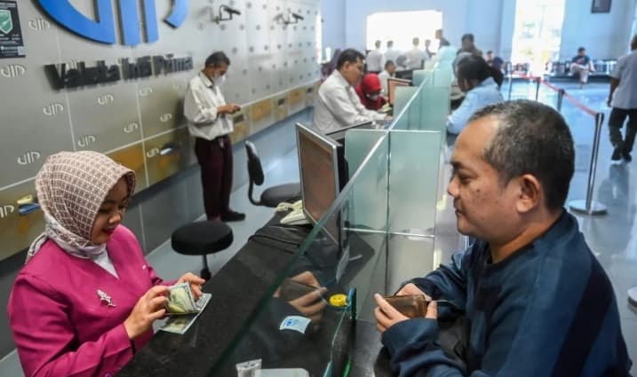 Rupiah Melemah 57 Poin pada Senin Pagi hingga Menyentuh Rp17.750 per Dolar AS