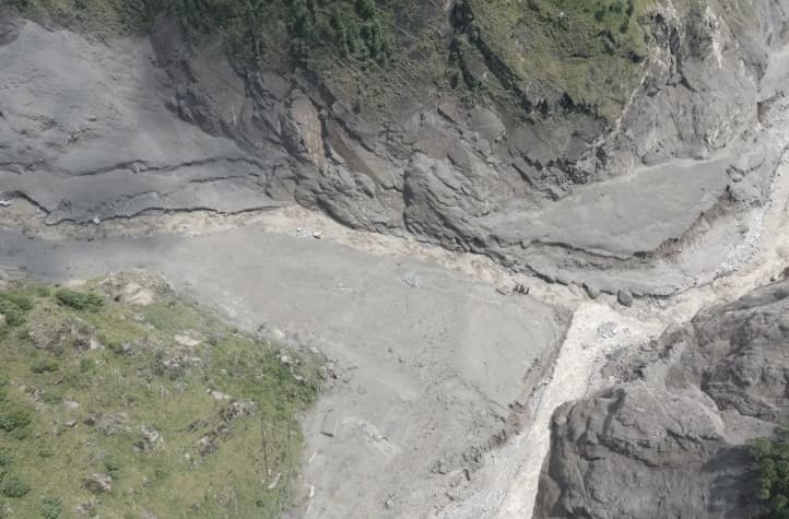 Longsoran Es dan Batu dari Gletser Nepal Memicu Bencana Mematikan di Xizang