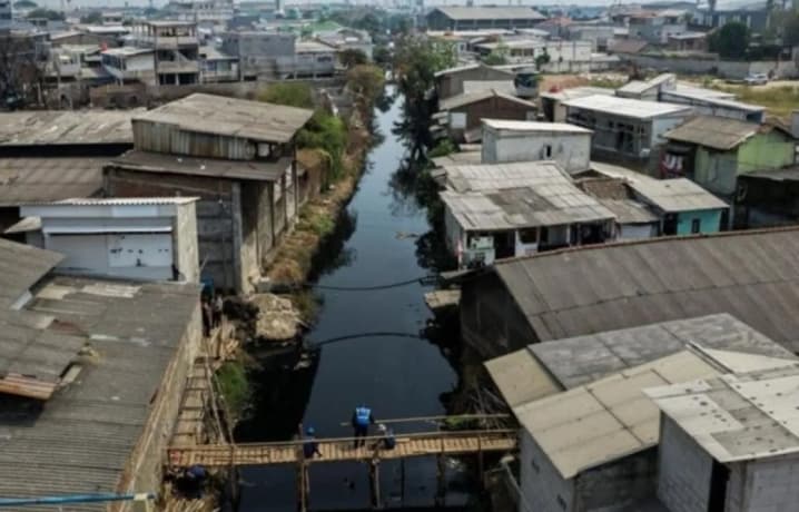 Pemkot Jakarta Barat Menyiapkan Jembatan Baja Sementara untuk Pejalan Kaki di Tegal Alur