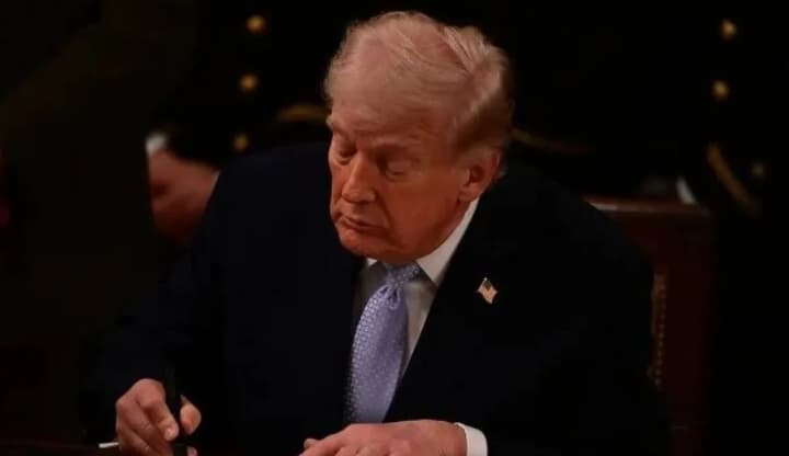 Trump Klaim Apple dan Google Sahkan Perubahan Nama Danau Ontario Menjadi Danau Amerika
