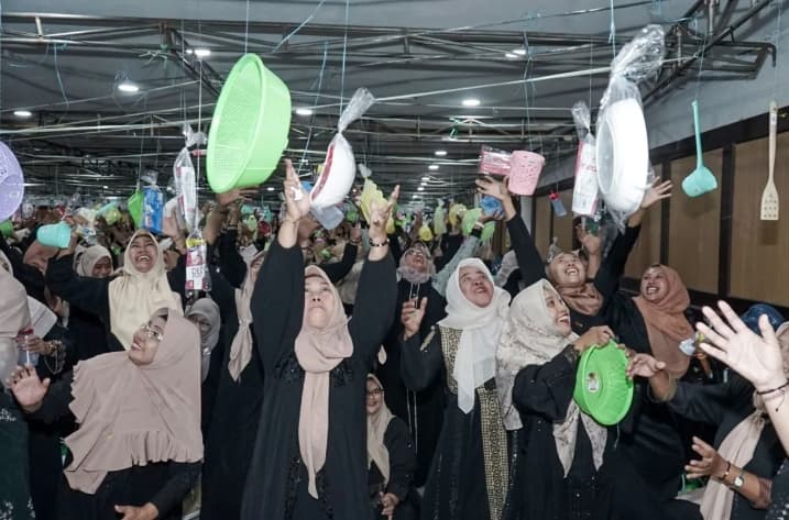 Tradisi Brayakan Maulid di Surabaya Bagikan 2.233 Barang dan Perkuat Semangat Berbagi Warga