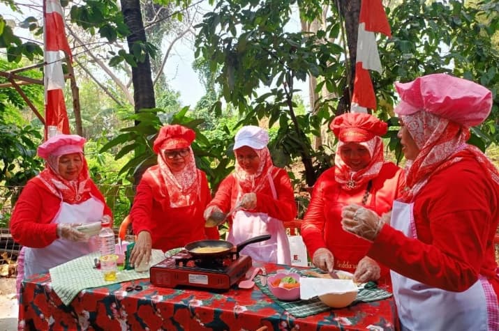 Survei Poltracking Menunjukkan Publik Terbelah soal Kelanjutan Program Makan Bergizi Gratis