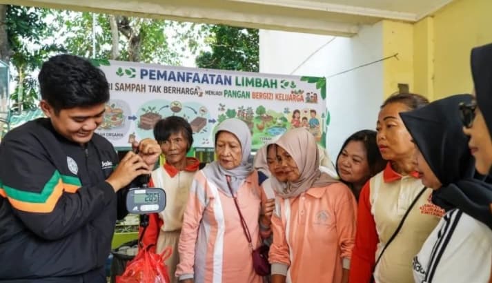 Kelurahan Kwitang Menukar Sampah Warga dengan Pangan Bergizi dan Uang Tunai