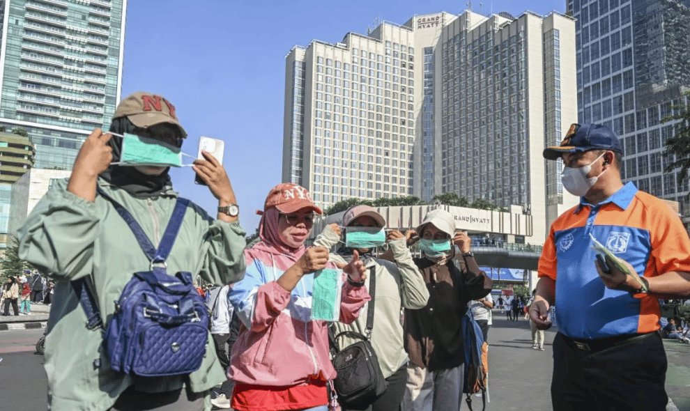 Pramono Meminta Warga Jakarta Terapkan 5M untuk Hadapi Paparan Abu Vulkanik Anak Krakatau