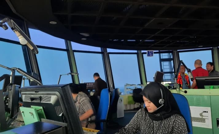 Abu Vulkanik Gunung Lewotolok Picu Penutupan Sementara Bandara Wunopito