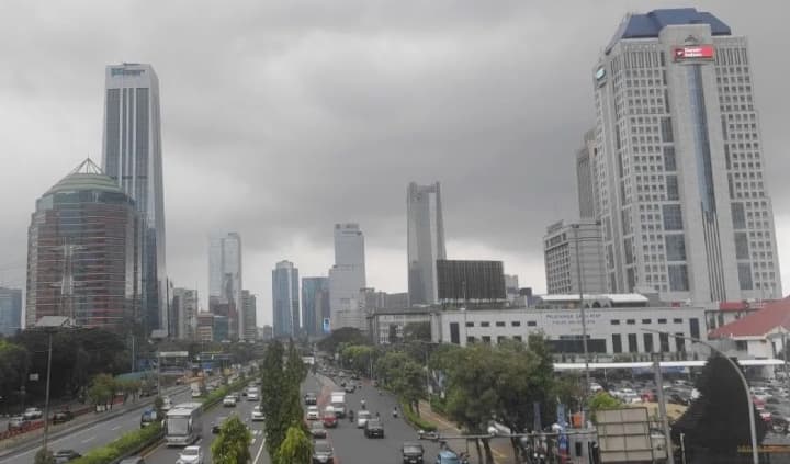 BMKG Memprakirakan Sebagian Besar Wilayah Indonesia Berawan, Tiga Kota Berpotensi Hujan Ringan