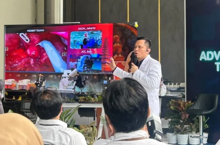 RSCM Berhasil Lakukan Operasi Ginekologi Jarak Jauh Pertama di Indonesia dengan Teknologi Telerobotik