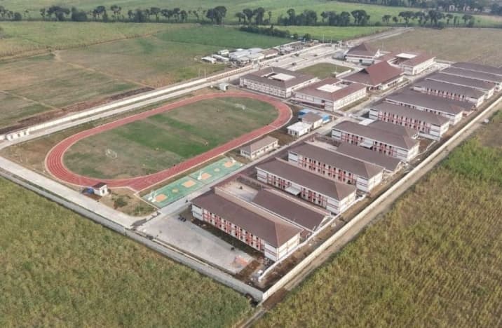Kementerian PU Hadirkan Lapangan Sepak Bola Berstandar Internasional di 25 Sekolah Rakyat