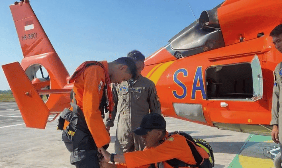 Basarnas Kerahkan Helikopter dan Empat Kapal untuk Tangani Kecelakaan Virgo Transport 8