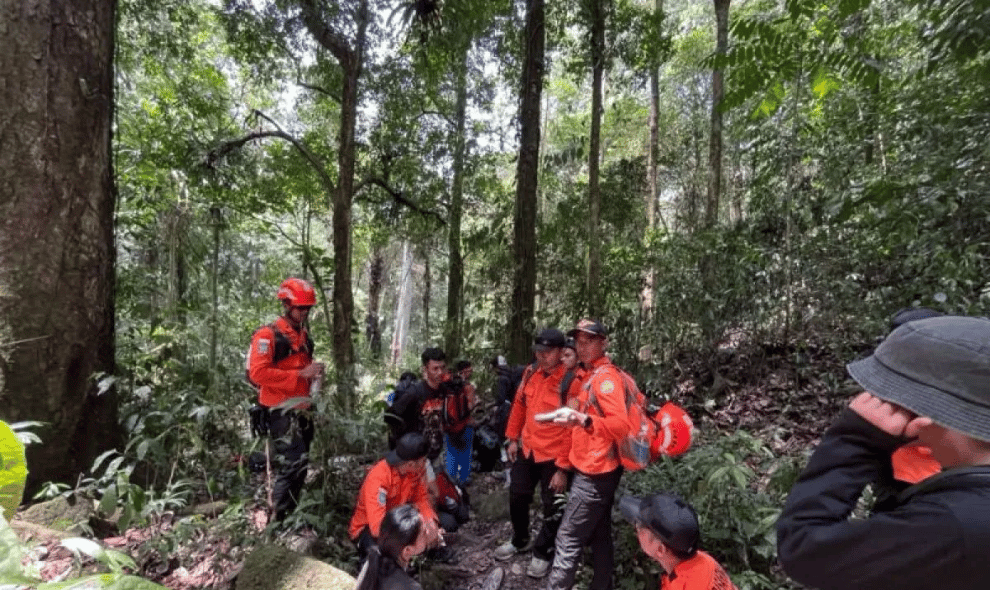 Tujuh Pendaki Gunung Nokolalaki Berhasil Dievakuasi Tim SAR dalam Kondisi Sehat