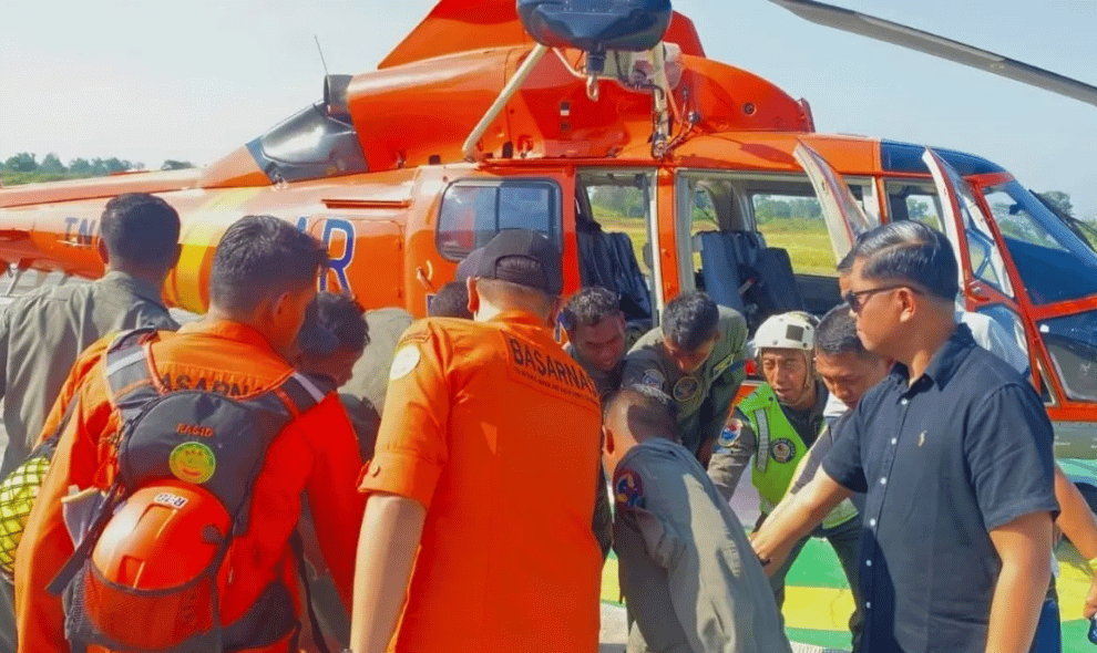 SAR Surabaya Kerahkan Helikopter dan Kapal untuk Perkuat Pencarian Virgo Transport 8
