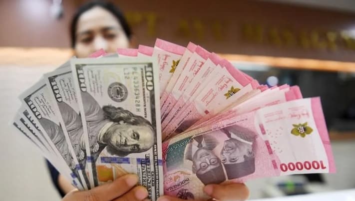 Rupiah Melemah ke Rp17.730 per Dolar AS, Ekspektasi Kenaikan Suku Bunga The Fed Membayangi Pasar