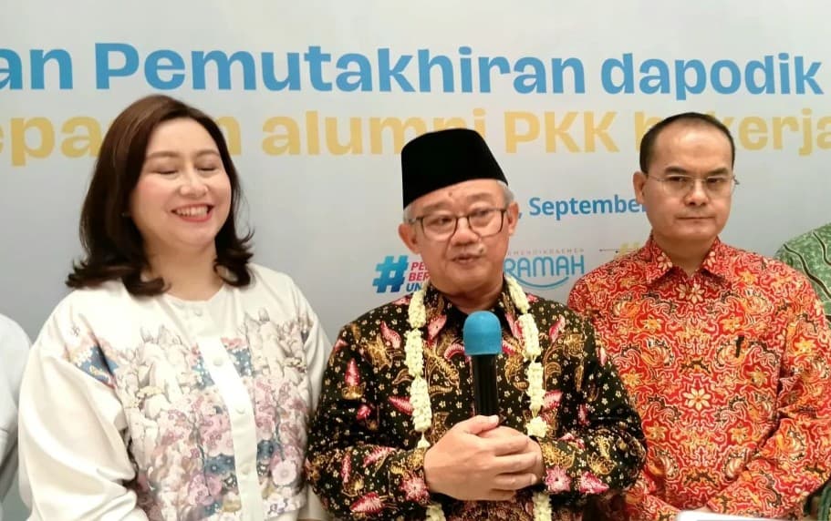 Mendikdasmen Abdul Mu’ti Minta Lulusan SMK Miliki Dua Sertifikat untuk Bekal Masuk Dunia Kerja