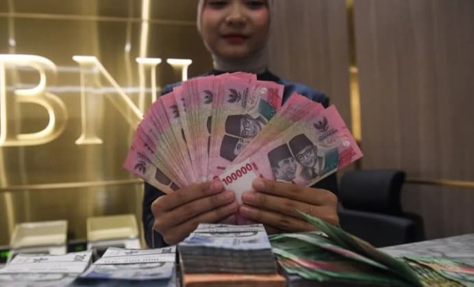 Rupiah Melemah 43 Poin ke Rp17.739 per Dolar AS pada Perdagangan Kamis