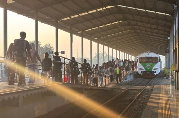 KAI Imbau Penumpang Datang Lebih Awal ke Stasiun Karawang Imbas Rekayasa Lalu Lintas
