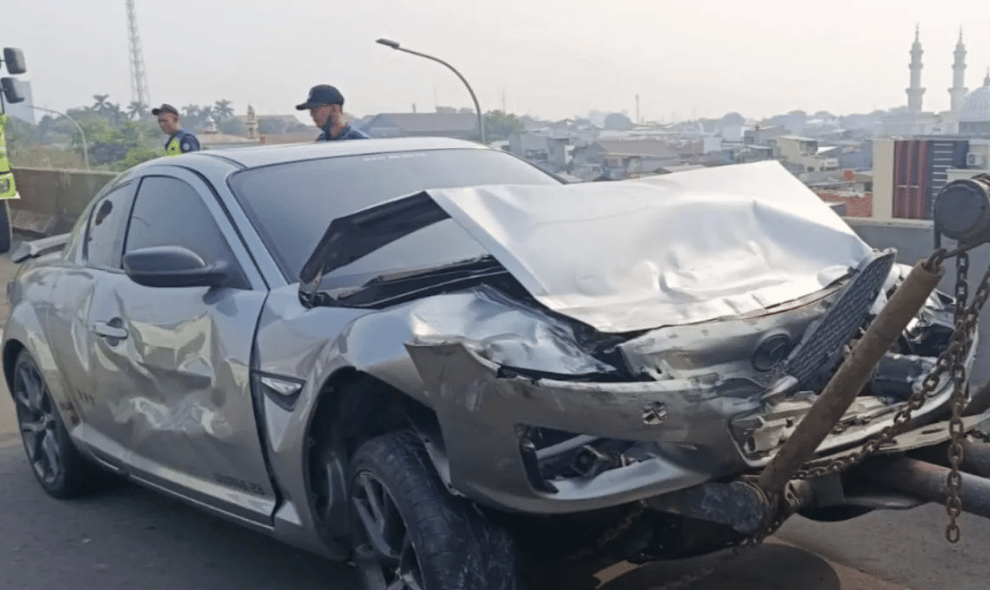 Dua Mobil Tabrakan di Tol Wiyoto Wiyono, Polisi Sebut Perpindahan Lajur Picu Kecelakaan