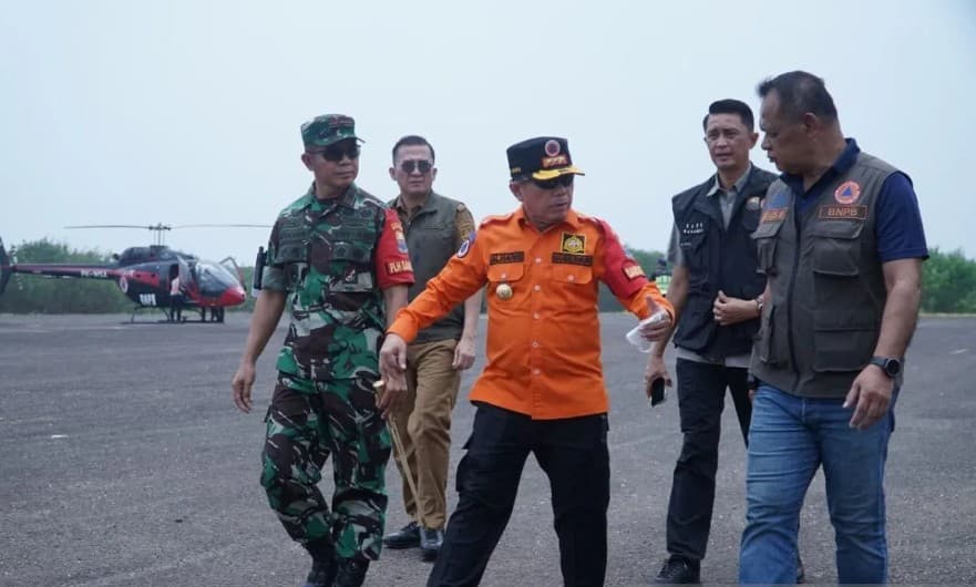 Satgas Karhutla Jambi Andalkan Water Bombing dan Modifikasi Cuaca untuk Padamkan Kebakaran Taman Nasional Berbak