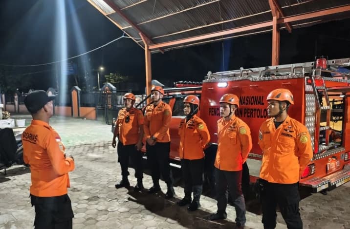 SAR Padang Kirim Personel dan Peralatan Evakuasi untuk Tangani Banjir Bandang di Solok